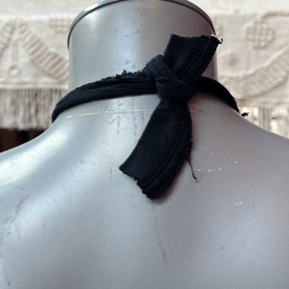 DIY The Craft Distressed Halter Crop Top - Picture 4 of 4